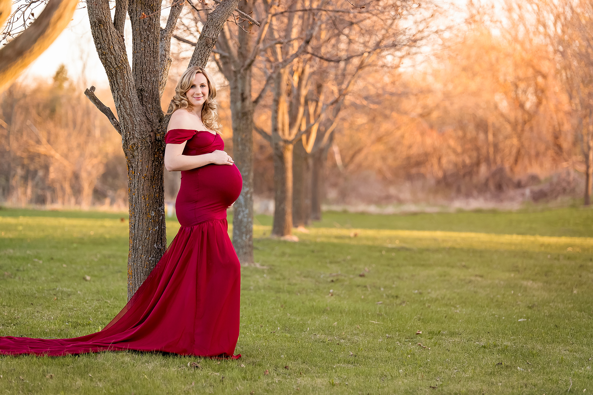 Maternity-Photographer-DarkRed-gown